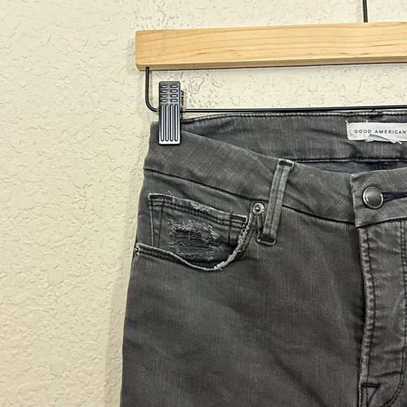 GOOD AMERICAN Good Legs Crop Chewed Hem Jeans in Black - Picture 4 of 12